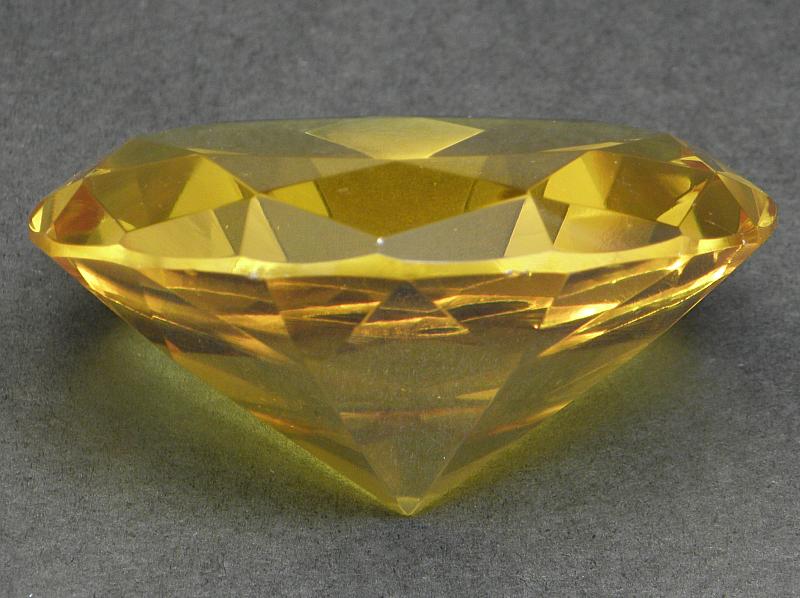 Krištáľový diamant stredný - tmavožltý