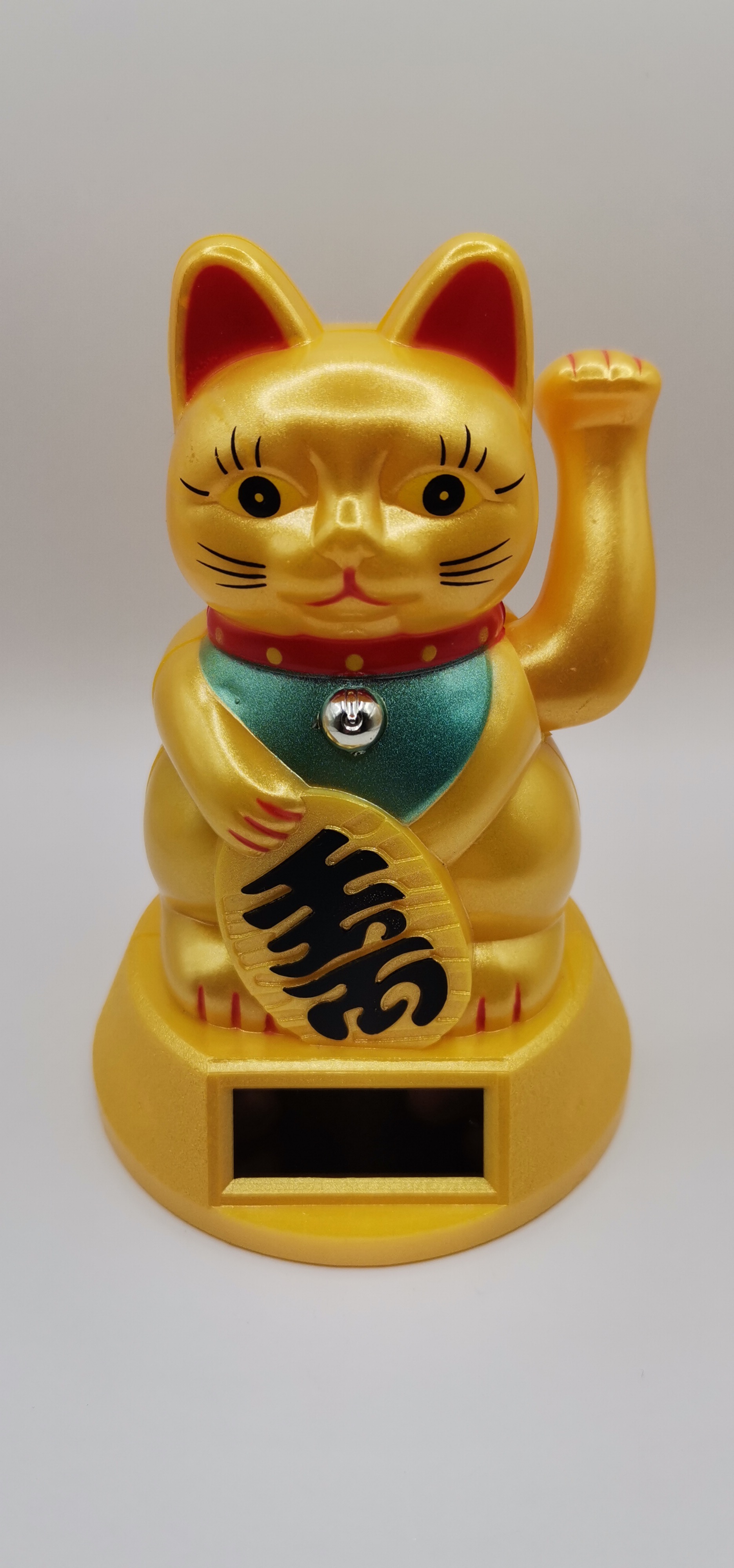 Mačka Maneki Neko solárna