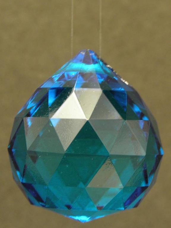 Krištáľová guľa modrá svetlá 3 cm 